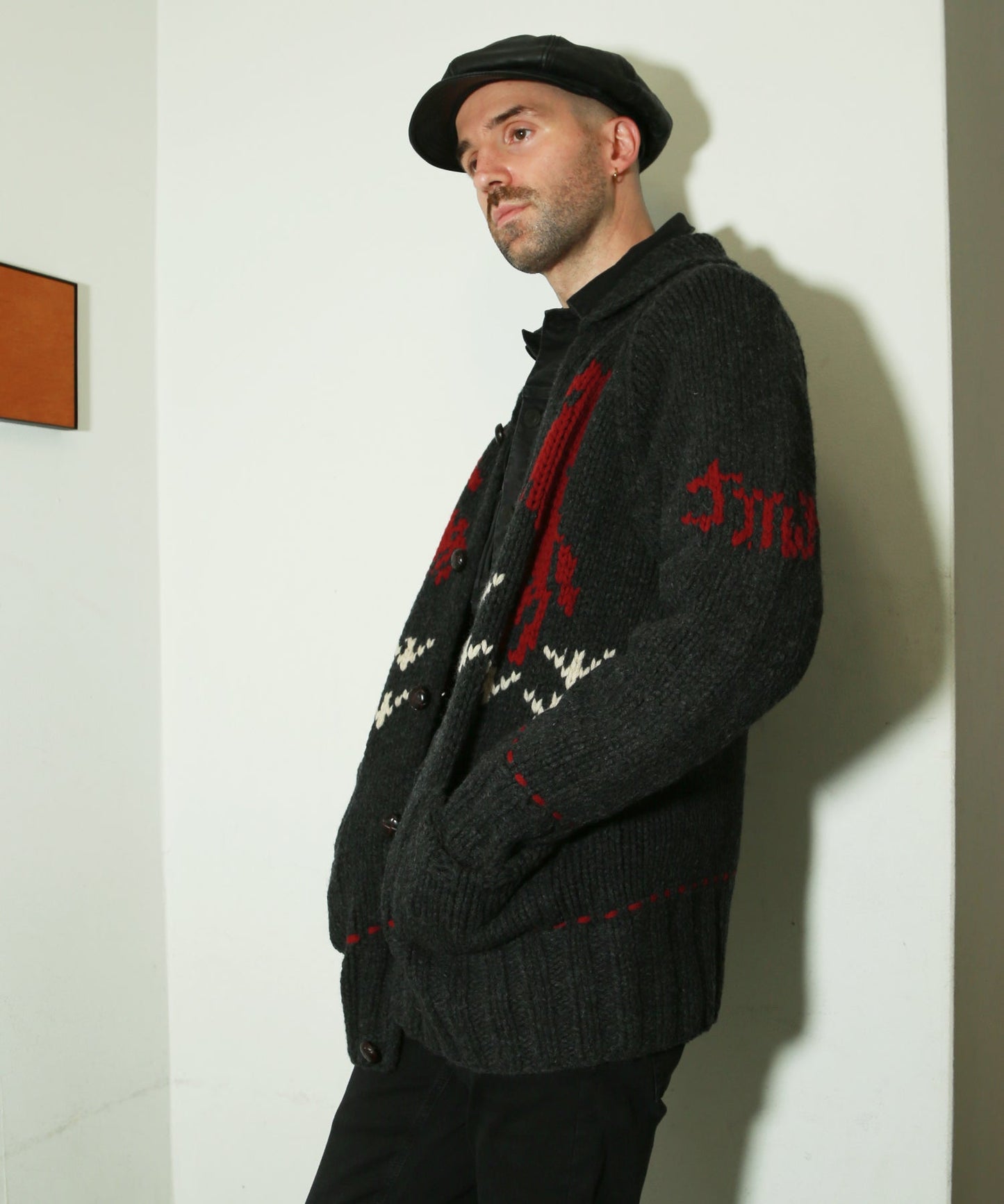 ROUGH GAUGE COWICHAN CARDIGAN/ BLACK