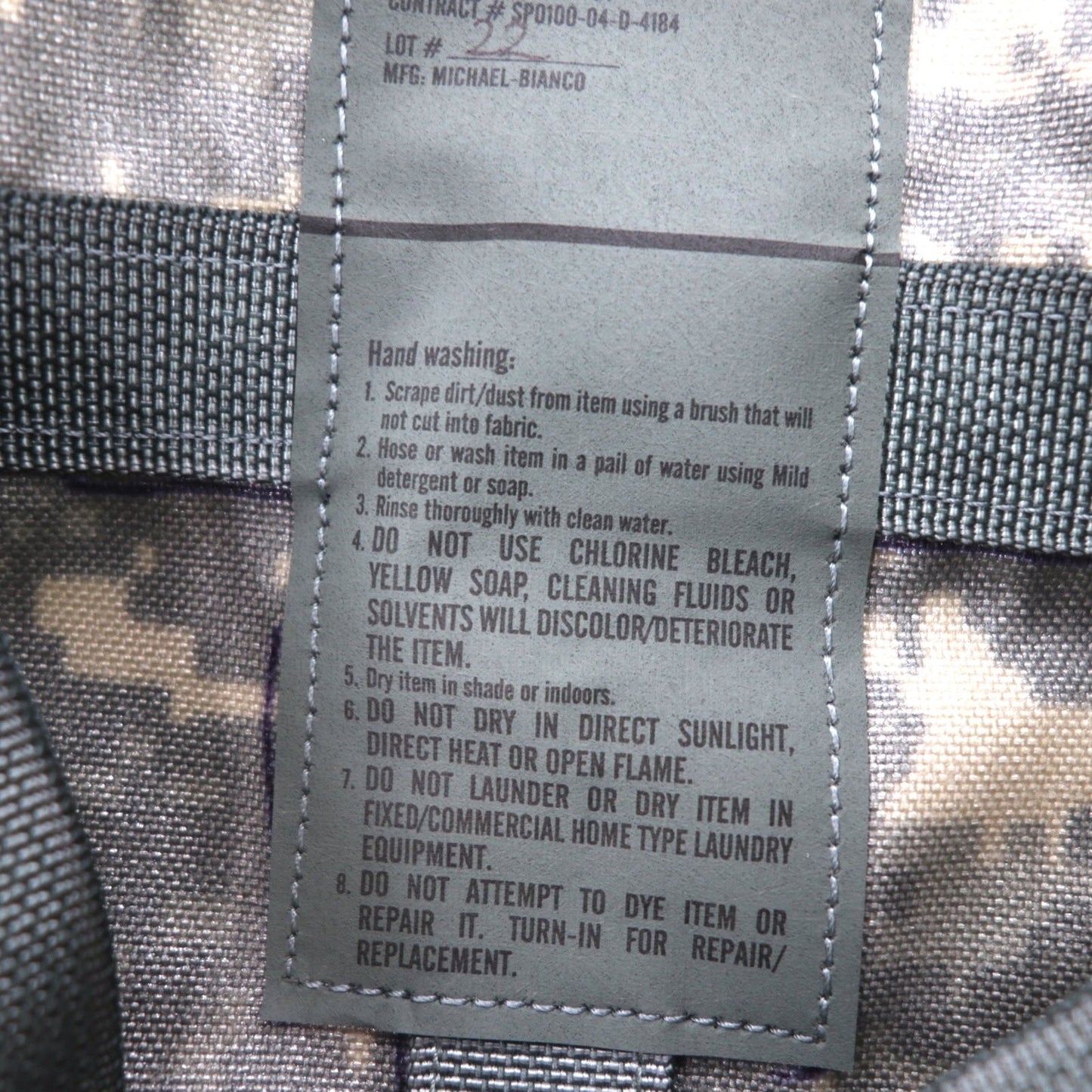 US ARMY 米軍 MOLLE 2 ラジオバッグ UCP ショルダーバッグ ナイロン デジカモ ミリタリー 8465-01-524-7684 デッドストック 未使用品
