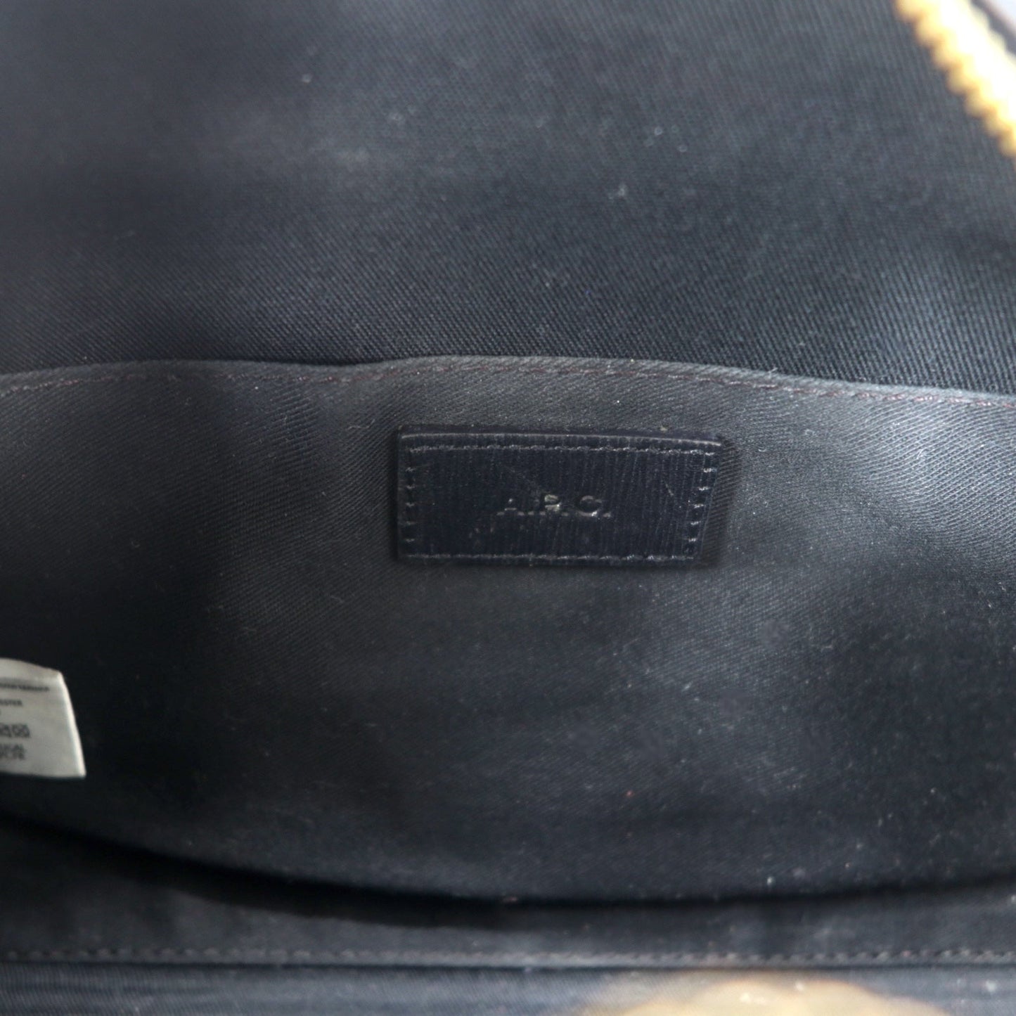 A.P.C. デミルナ ハーフムーン ショルダーバッグ ネイビー Demi Luna レザー 牛革 クロック エンボス ポルトガル製