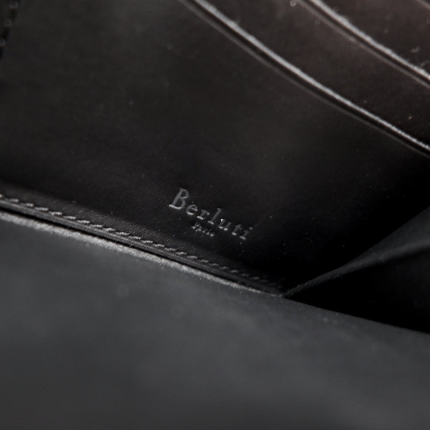 Berluti ラウンドジップ 長財布 Scott Campbell Tattoo コラボレーション カーフ レザー ブラック