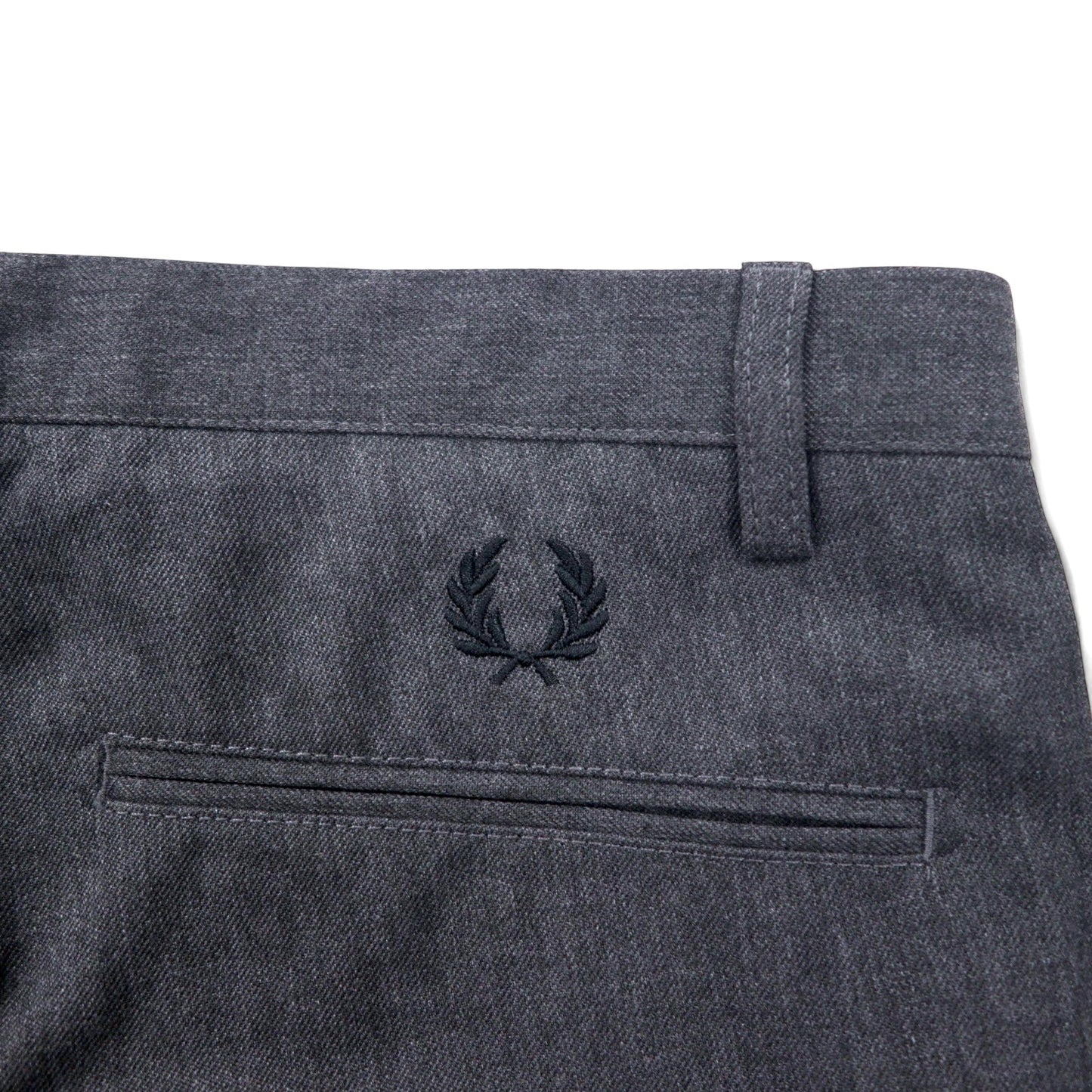 FRED PERRY センタープレス テーパード スラックスパンツ 30 グレー コットン PEG LEG TROUSER T3815 ポルトガル製
