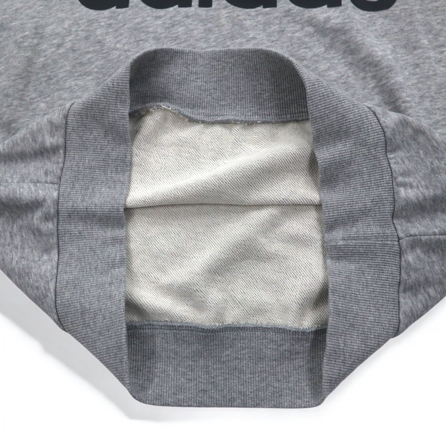 adidas エッセンシャルズ ビッグロゴ スウェット M グレー コットン GK9077