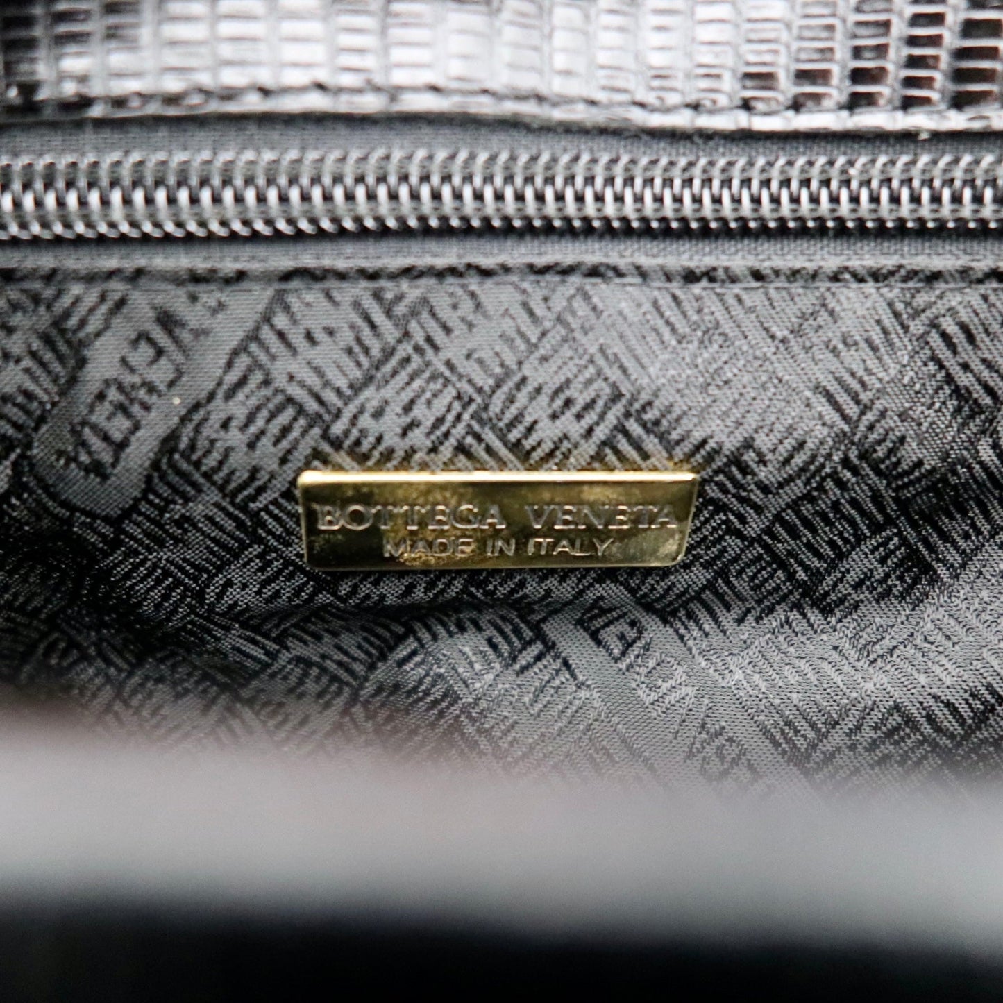 BOTTEGA VENETA ショルダーバッグ ブラック レザー型押し 未使用品