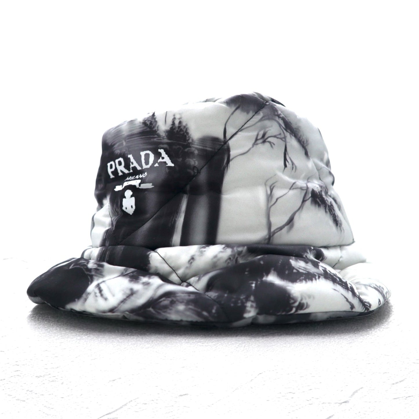 PRADA パデッド リナイロン バケットハット L Padded Re-Nylon Bucket Hat キルティング グレー プリント 2HC252