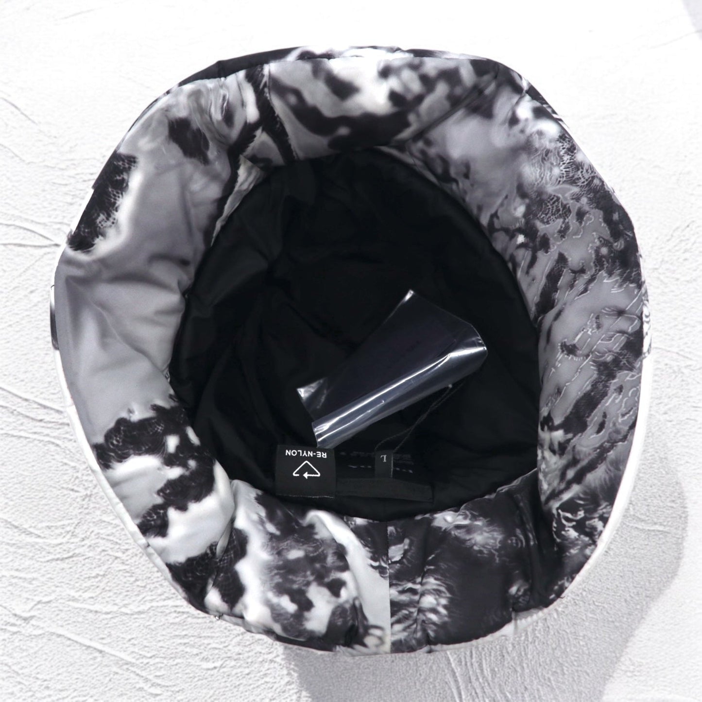 PRADA パデッド リナイロン バケットハット L Padded Re-Nylon Bucket Hat キルティング グレー プリント 2HC252