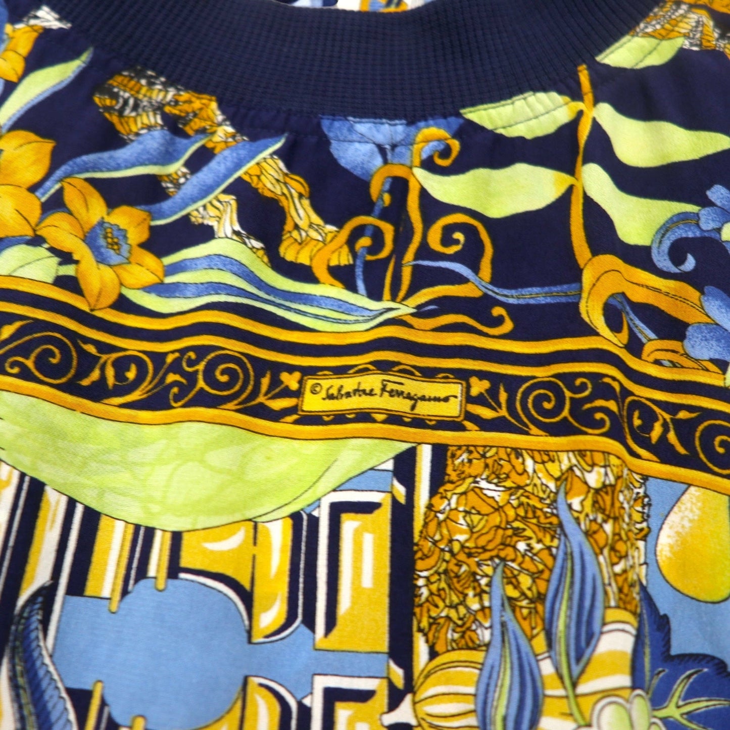 Salvatore Ferragamo イタリア製 オールド シルク トップス M ネイビー 総柄 スカーフ