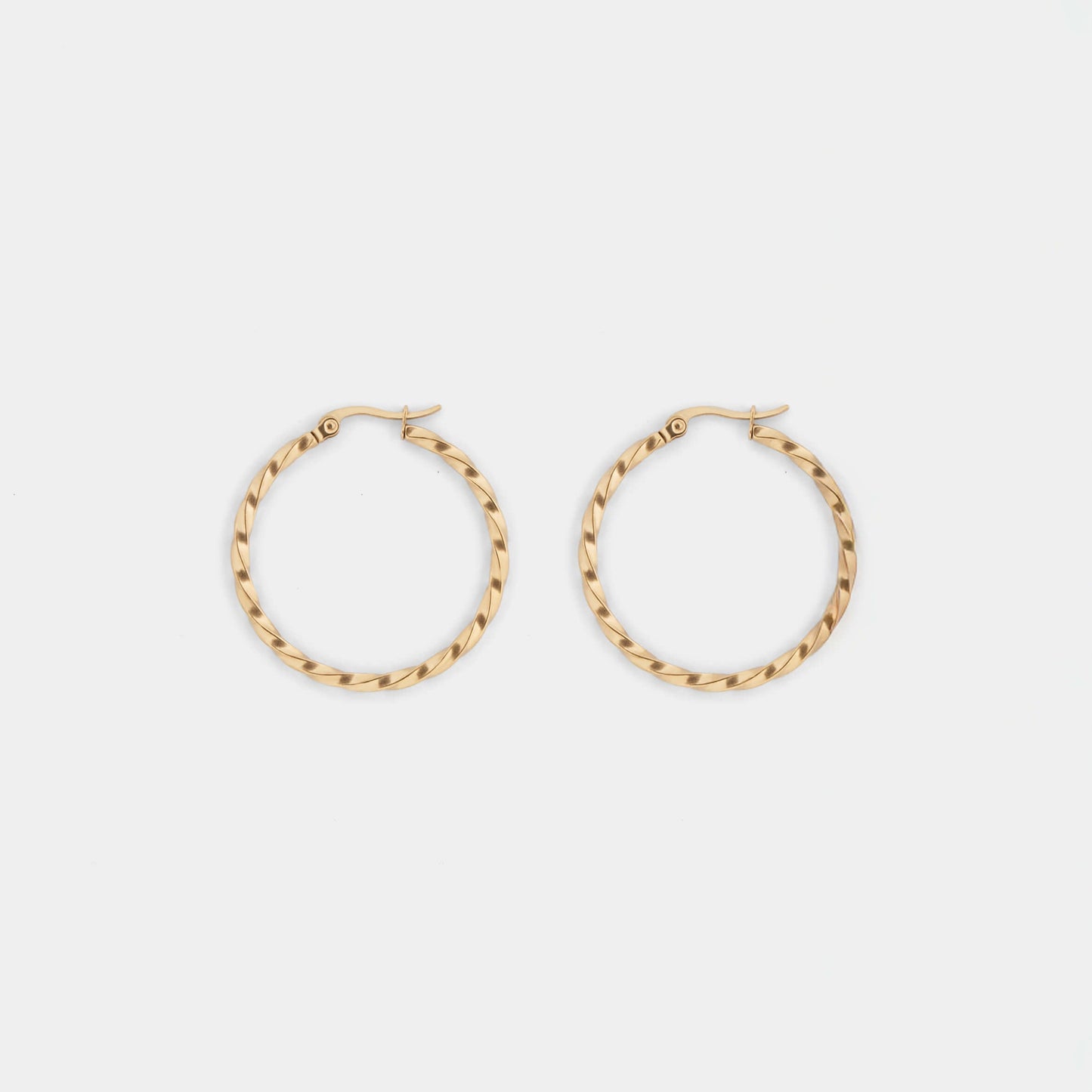 ツイストフープピアス