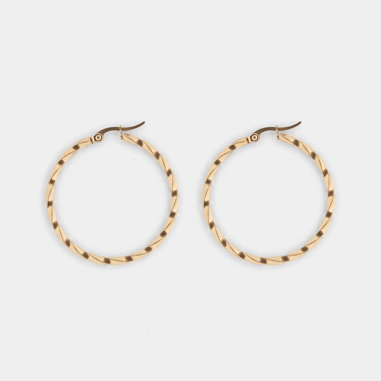 ツイストフープピアス