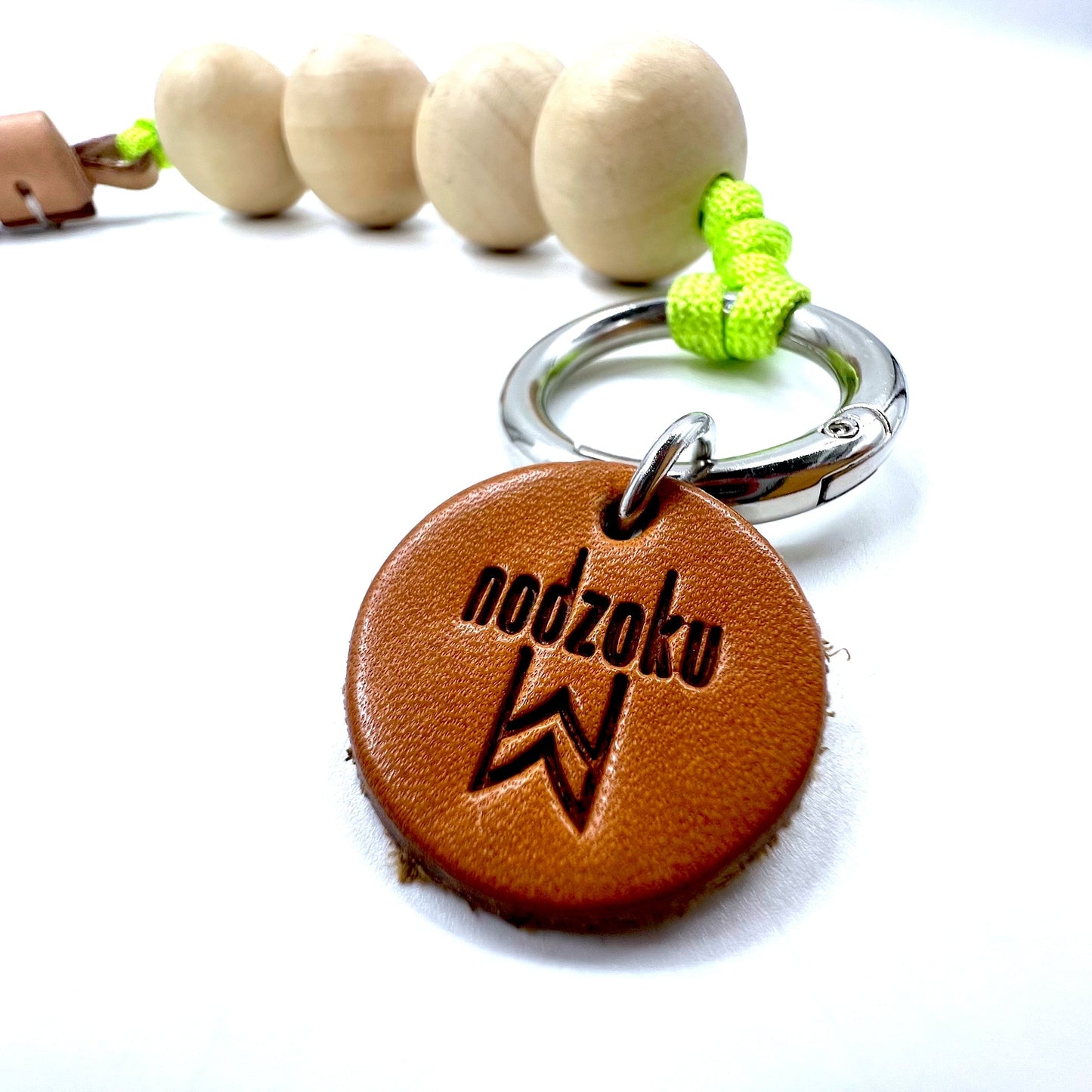 nodzoku カラビナ キーホルダー キーリング ウッドボール タッセル Wiz ベージュ