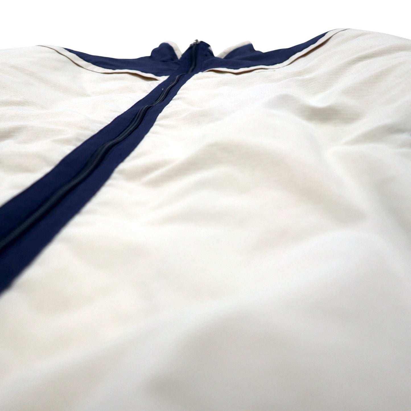 NIKE インサレーションジャケット リップストップ ナイロンジャケット XL ベージュ 中綿 ポリエステル スウッシュロゴ 刺繍