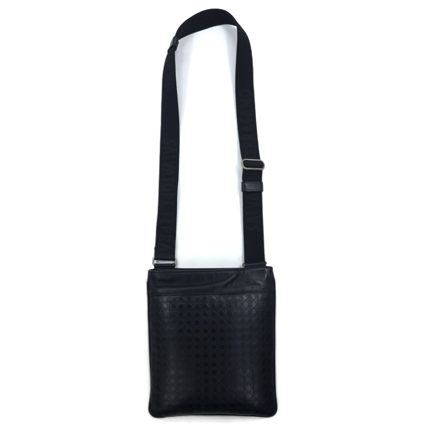 Salvatore Ferragamo イタリア製 ガンマソフト ショルダーバッグ ブラック レザー  ガンチーニ モノグラム 型押し FB-24 9420