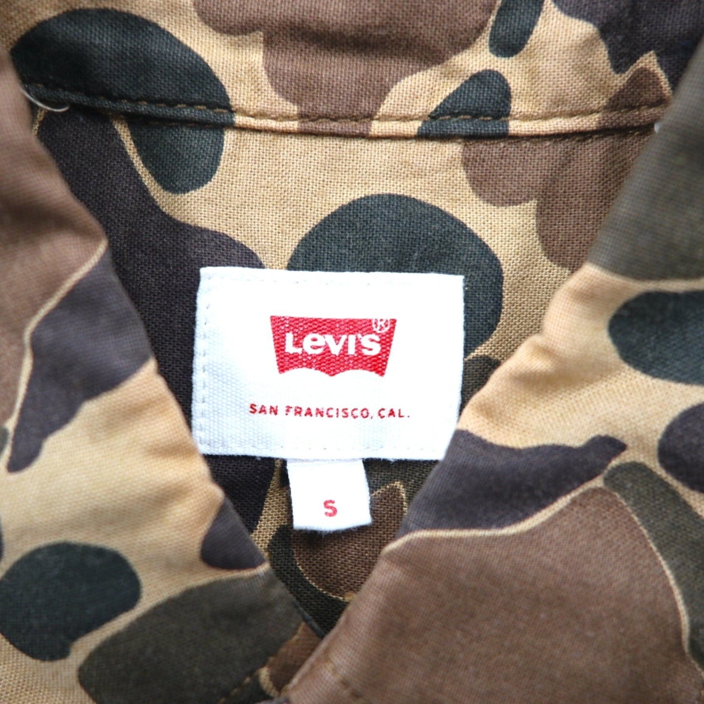 Levi's ダックハンター カモフラ ボタンダウンシャツ S カーキ コットン 19586-0042