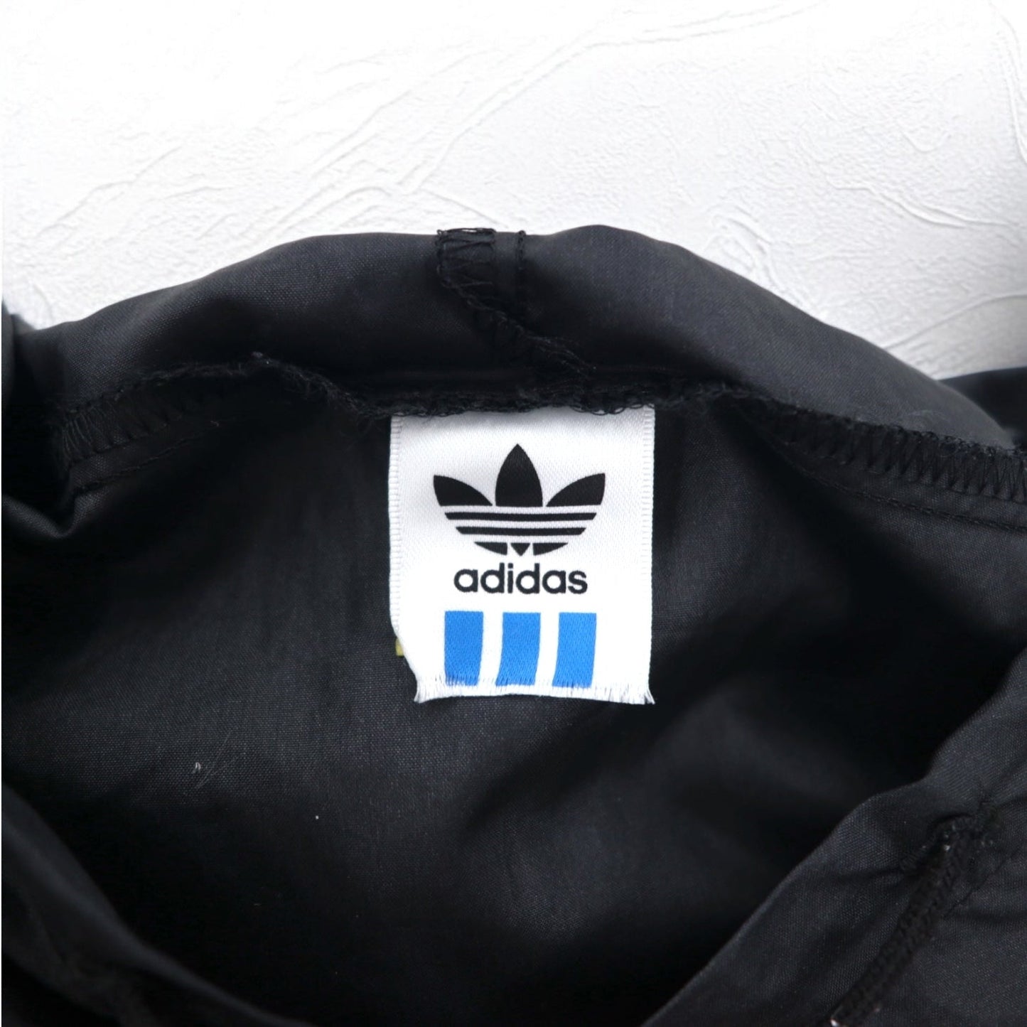 adidas 90年代 デサント社製 ピステ プルオーバー ナイロンパーカー M-L 3ストライプ 両面ロゴプリント 日本製
