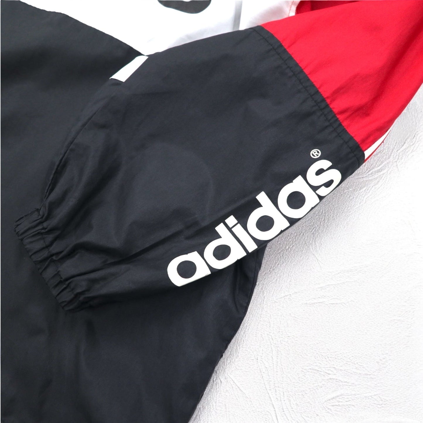 adidas 90年代 デサント社製 ピステ プルオーバー ナイロンパーカー M-L 3ストライプ 両面ロゴプリント 日本製