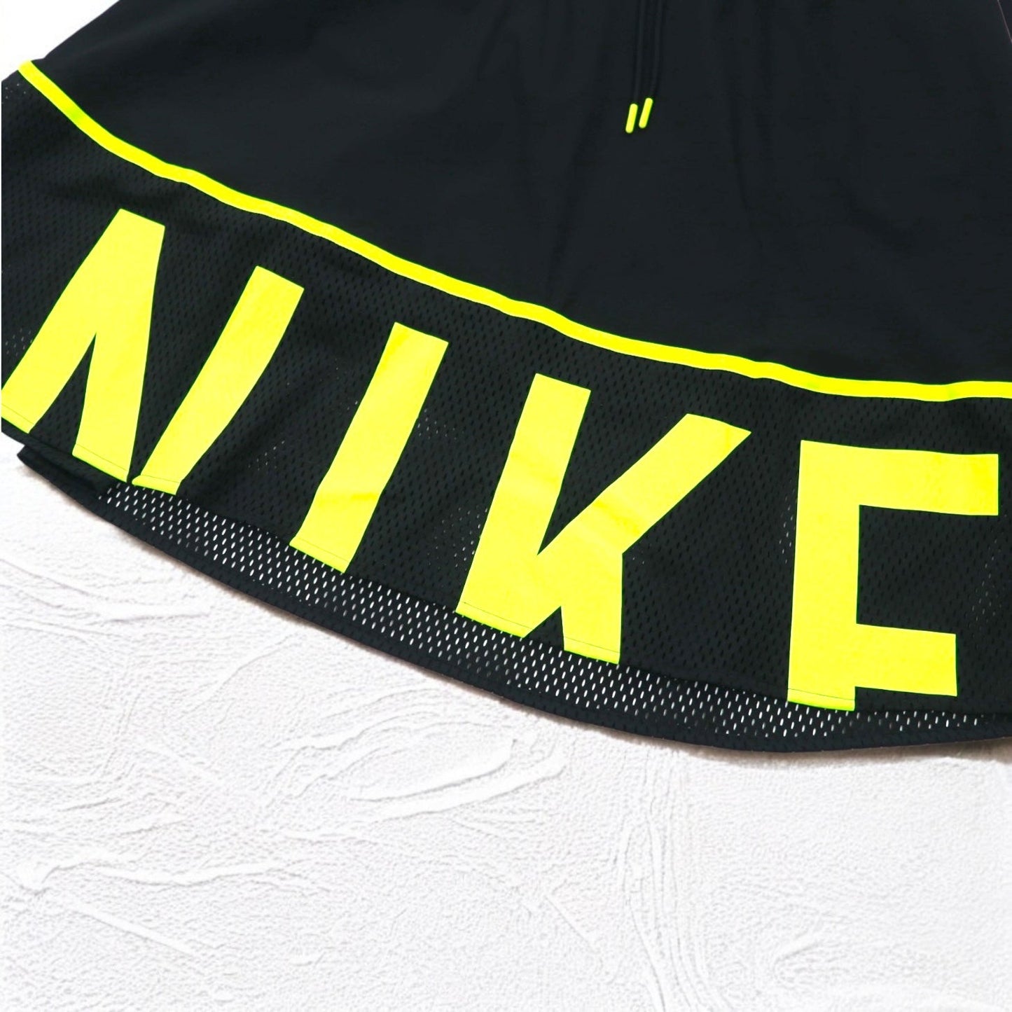 NIKE メッシュスカート M ブラック イエロー ロゴプリント AS W NSW SKIRT MESH CU4031-017