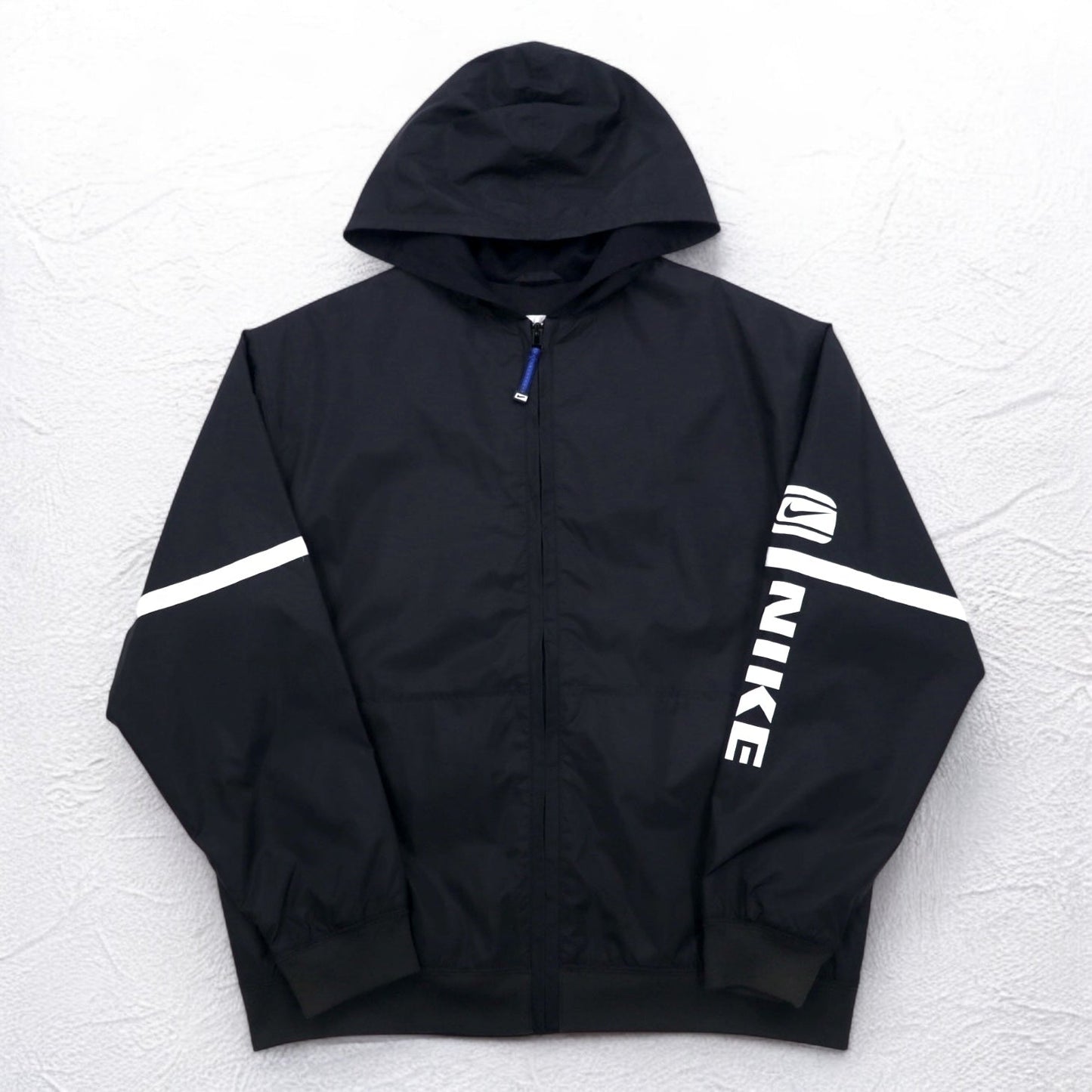 NIKE 00年代 フーデッド ナイロンジャケット L ブラック スウォッシュ 袖ロゴ
