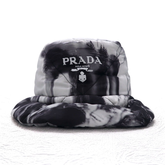 PRADA パデッド リナイロン バケットハット L Padded Re-Nylon Bucket Hat キルティング グレー プリント 2HC252