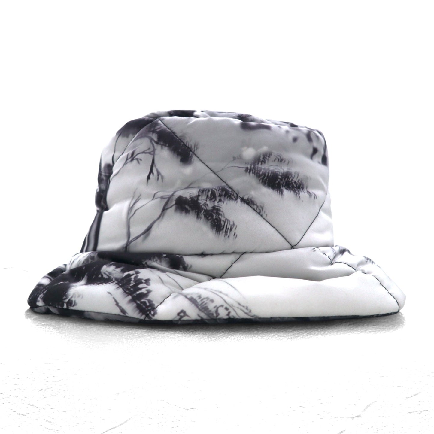 PRADA パデッド リナイロン バケットハット L Padded Re-Nylon Bucket Hat キルティング グレー プリント 2HC252