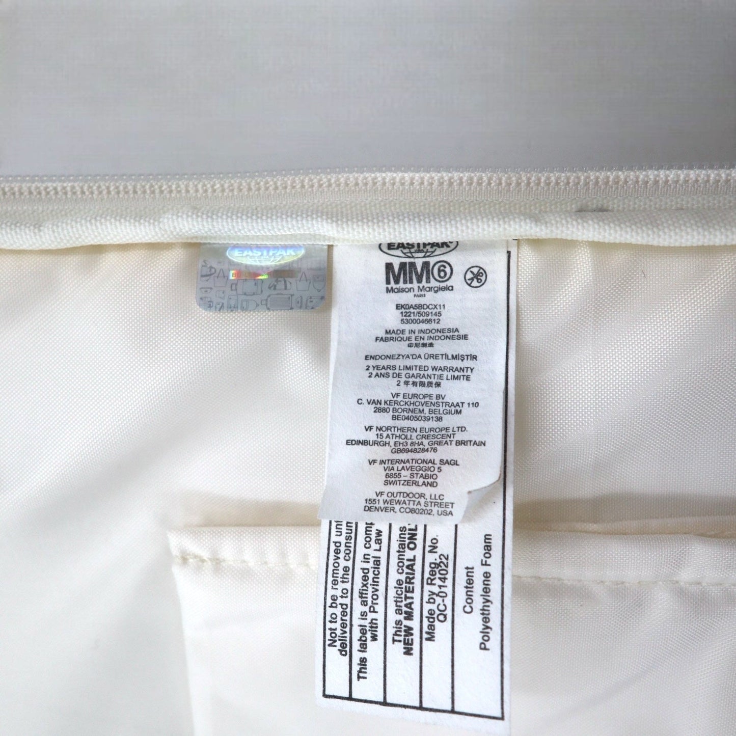 MM6 ポスターバッグ トロンプルイユ 限定モデル MAISON MARGIELA EASTPAK バックパック リュック ホワイト