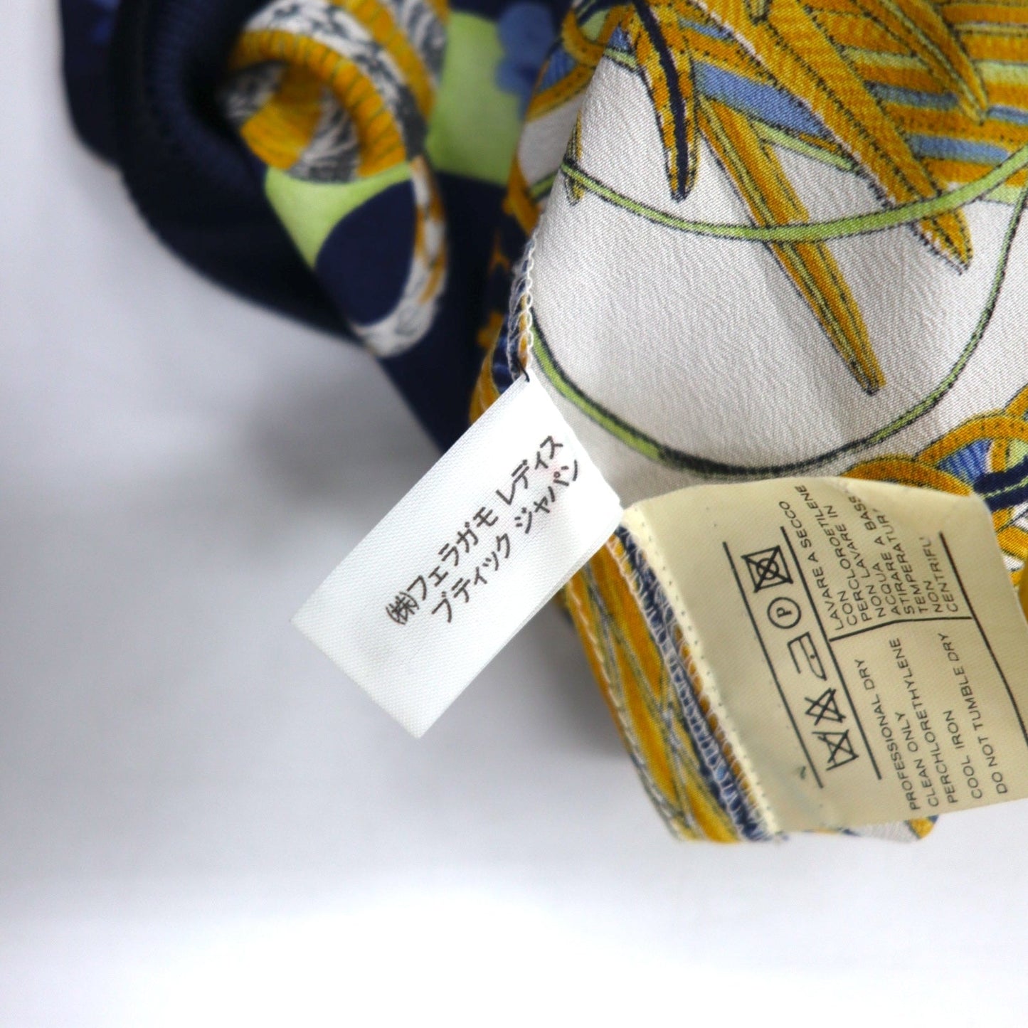 Salvatore Ferragamo イタリア製 オールド シルク トップス M ネイビー 総柄 スカーフ